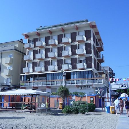 Hotel Suprem Rimini Buitenkant foto
